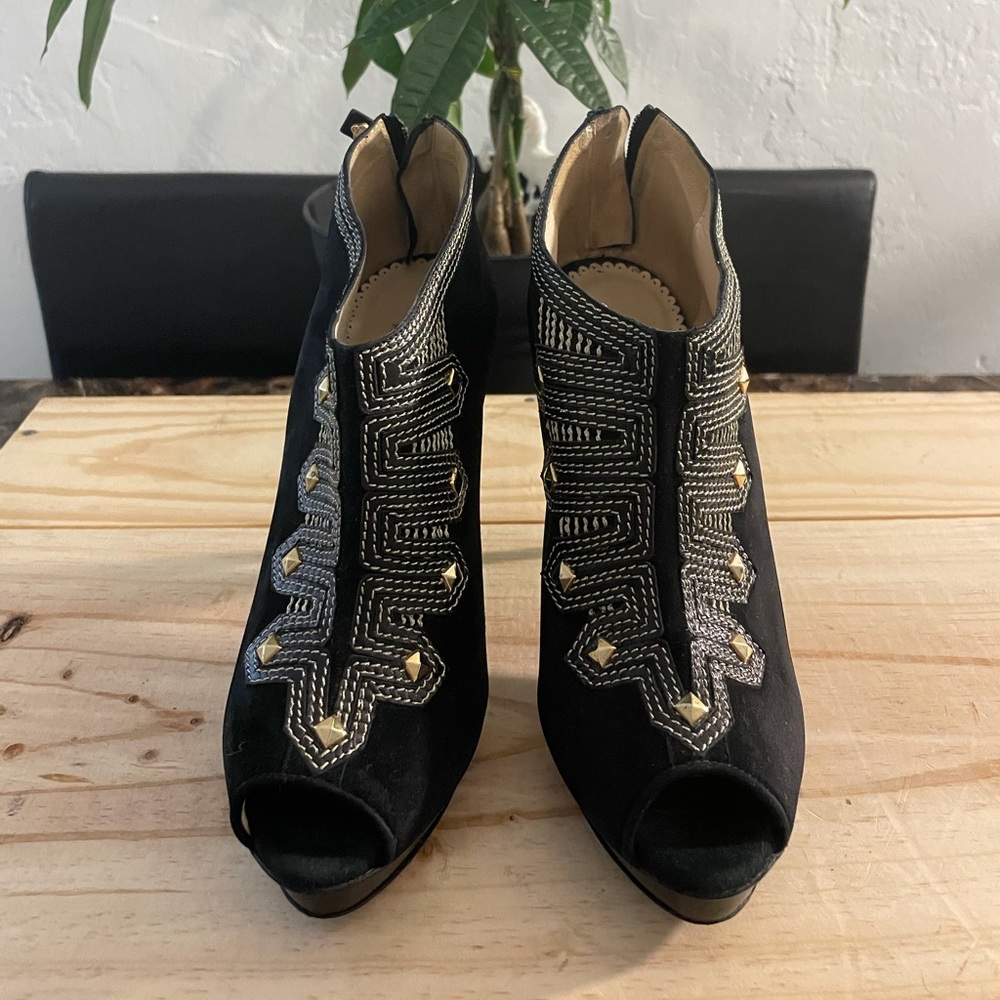 Oscar De La Renta peep toe stiletto